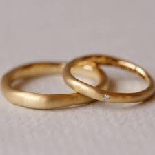 The Most Extensive Of Engagement Traditions Is The Groom Providing His Bride To Be To Be With A Ring Many Often The E Hochzeit Ringe Ring Verlobung Paar Ring