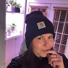 You do realize there's about a million women in their Feral 40's right?  We're gonna need further evidence