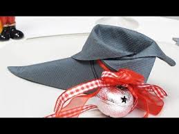 A vos marques, prêts ? Pliage De Serviette En Forme De Chausson De Lutin Youtube