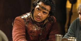 Reserve your next car rental online with avis save. Alexandre Astier Ne Recherche Pas De Figurants Pour Kaamelott Et Denonce Une Arnaque