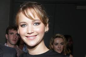 Die tribute von panem hochzeitskleid. Jennifer Lawrence Hochzeitskleid Desaster