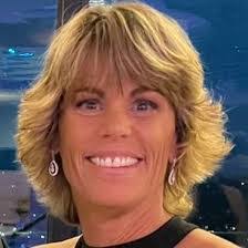 Kim Metzler's Instagram, Twitter & Facebook