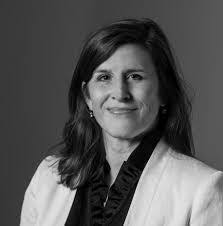 Stephanie Mackenzie's Instagram, Twitter & Facebook