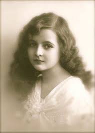 What do you think this 1909 photo is of?