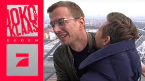 Joko ließ sich dennoch nicht schrecken. Joko Und Klaas Gegen Prosieben 15 Minuten Live Seenotrettung Obdachlosigkeit Und Nazis Sudwest Presse Online