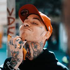 its 5 oclock somewhere 🧔 @ Zürich, Switzerland