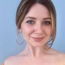 Rebecca Eland's Instagram, Twitter & Facebook