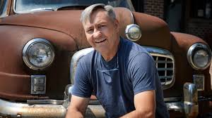 Robbie Wolfe - American Pickers Cast | HISTORY Channel