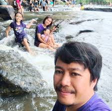 What keeps a man in a relationship?