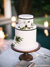 This Elegant Oahu Wedding Makes A Strong Case For Island Life Simple Wedding Cake Modern Wedding Cake Wedding Cake Fresh Flowers