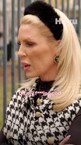 Tamra spills some tea to Gretchen