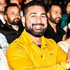 Aman Litt's Instagram, Twitter & Facebook