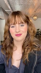 Living life in color 🩵🩷 @haliannamcamis , • makeup: @amandaalcantaramua ,  • team: @bangsandblush_ , #knoxvillemua #tennesseemua #glammakeup  #bangsandblushmakeup #knoxvilleprom #funmakeup ...