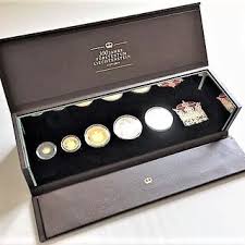 Die Erich Ludwig Etuimanufaktur aus Hamburg fertigt Etuis, Koffer,  Besteckeinrichtungen, Schmuckpräsentationen und mehr von Hand