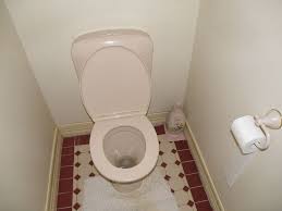 Many wax rings outlast the toilets, but some have issues, such as drying or crumbling, which can cause leaking issues in your bathroom. Troubleshoot A Toilet Leaking At Its Base Networx