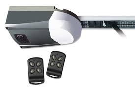 Jeder garagenbesitzer, der sein garagentor mit einem elektrischen antrieb ausgerüstet hat, weiß dessen vorzüge zu schätzen. Garagentoroffner Test Vergleich 2021 á… Tuv Zertifiziert