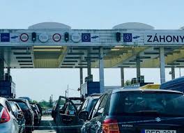 Всім, хто без печатки дали штраф 20 тисяч... З бусів вигружали все ...