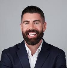 Kira Busman's Instagram, Twitter & Facebook