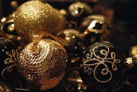 Black And Gold Christmas Tree Ideas Chandelicious Gold Christmas Decorations Black Gold Christmas Gold Christmas