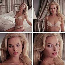 Olivia wilde recently admit that she auditioned for the role of naomi lapaglia, but was considered too old to play leonardo dicaprio's wife, even though he's actually ten years older than her. Margot Robbie As Naomi Lapaglia In The Wolf Of Wall Street 2013 Actress Margot Robbie Margot Robbie Wolf Margot Robbie