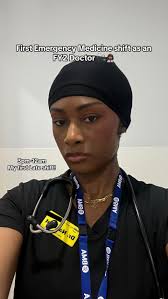 Come with me to my first emergency medicine shift as an FY2 doctor! Th...