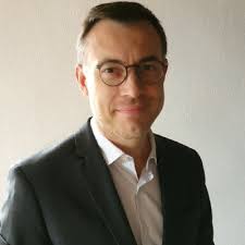 Today was my last day at HSBC after 15 years. I have grown up so much,  professionally and personally. Starting in Procurement, moving to Marketing  & Communications in private banking then for