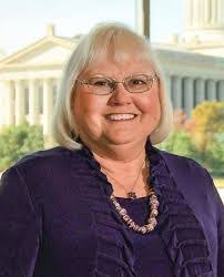 Deena Fisher's Instagram, Twitter & Facebook