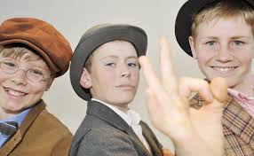 The rich couple gyldenløwe picks out 5 boys they consider. Olsenbanden Jr Julekalender Skuespillere