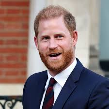 Prins Harry wil weer contact met zijn vader, maar zijn 'oproep' werkt  averechts | Trouw