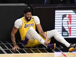 Für den hall of famer sei schröder kein laker, weswegen er mit dem guard nicht verlängern. Nba Lakers Verlieren Ohne Lebron Und Schroder Davies Verletzt