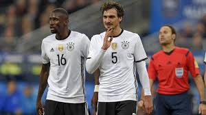 Antonio rudiger and paul pogba were involved in a bizarre incident at the euros germany defender rudiger looked to direct a bite into france star pogba's back in truly bizarre scenes, rudiger was caught on camera moving in towards pogba's back and. Euro 2020 Joachim Low Setzt Auf Mats Hummels Und Antonio Rudiger In Der Inneverteidigung Eurosport