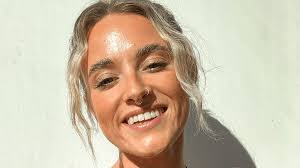 Katy Pagan's Instagram, Twitter & Facebook