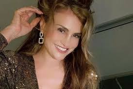 Eileen Roca's Instagram, Twitter & Facebook