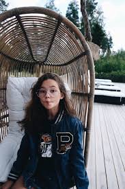 Join facebook to connect with ditte christine dam øhlenschlæger and others you may know. Om Livet Och Inget Alls Re Do Kjol