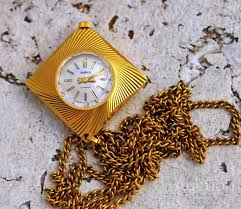 часы заря 17 камней сделано в ссср женские цена Chasy Kulon S Cepochkoj Chajka Pozolota Sssr 17 Kamnej Bracelet Watch Wood Watch Accessories