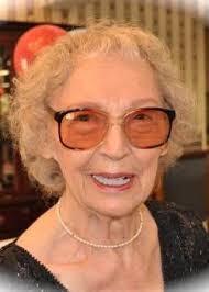 Maxine Weaver's Instagram, Twitter & Facebook