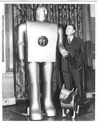 Electro the smoking robot at the 1939 new york world's fair. Pin On Retrofuturism
