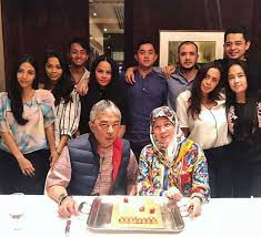 They are all so incredibly gorgeous, but of course la, look at their mother. 8 Facts About Sultan Abdullah Of Pahang Malaysia S New King