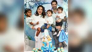 Actor sunny leone and husband daniel weber celebrated their wedding anniversary on wednesday in the company of their kids. Sunny Leone Hosts A Frozen Themed B Day Bash For Daughter Nisha Bollywood Bubble