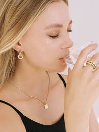 Fakt Fine — STUDIO MIRA MIRA