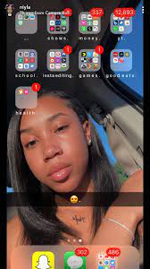 Baddie aesthetic laptop collage ios desktop macbook sparkle ipad tablet rapper. Whats On My Iphone Baddie 1242x2208 Wallpaper Teahub Io