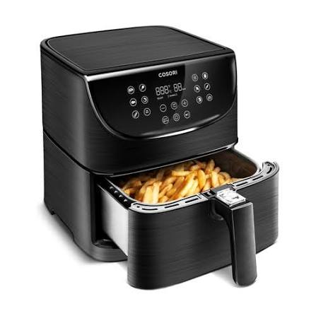Cosori CP158-AF en uso en una cocina familiar