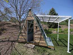In Iowa Built From Relaxshacks Plans Not Fully Inhabitable Cool Tree Houses Tree House Tiny House Blog