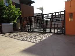 Telescopic gate panel will move at a different speed so that the final position is reached simultaneously, operated by specially design telescopic mechanism. Telescopic Gates Long Arrow Leeds Yorkshire Uk Telescopic Driveway Gates Solutions Long Arrow Ironworks