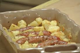 Saucisses De Toulouse Et Pommes De Terre Au Four Dans La Cuisine De Fabienne Recettes De Cuisine Cuisine Pomme De Terre Au Four