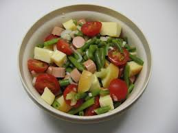 1 vasetto di risopiù con wurstel. Insalata Di Fagiolini Wurstel E Formaggio Oggi Si Mangia