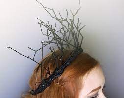 If you have any questions, feel free to ask find me! 40 Diy Crowns And Tiara You Can Wear To Your Next Party Cool Crafts