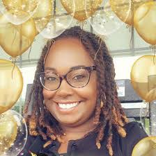 Resa Holloway's Instagram, Twitter & Facebook