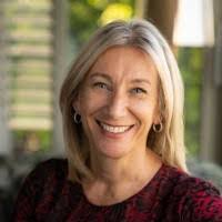 Felicity Brown's Instagram, Twitter & Facebook