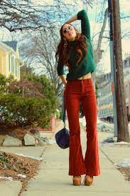 15 Outfits With Cute Winter Boots To Copy This Season Society19 Uk 70s Fashion 70s Inspired Fashion Fashion